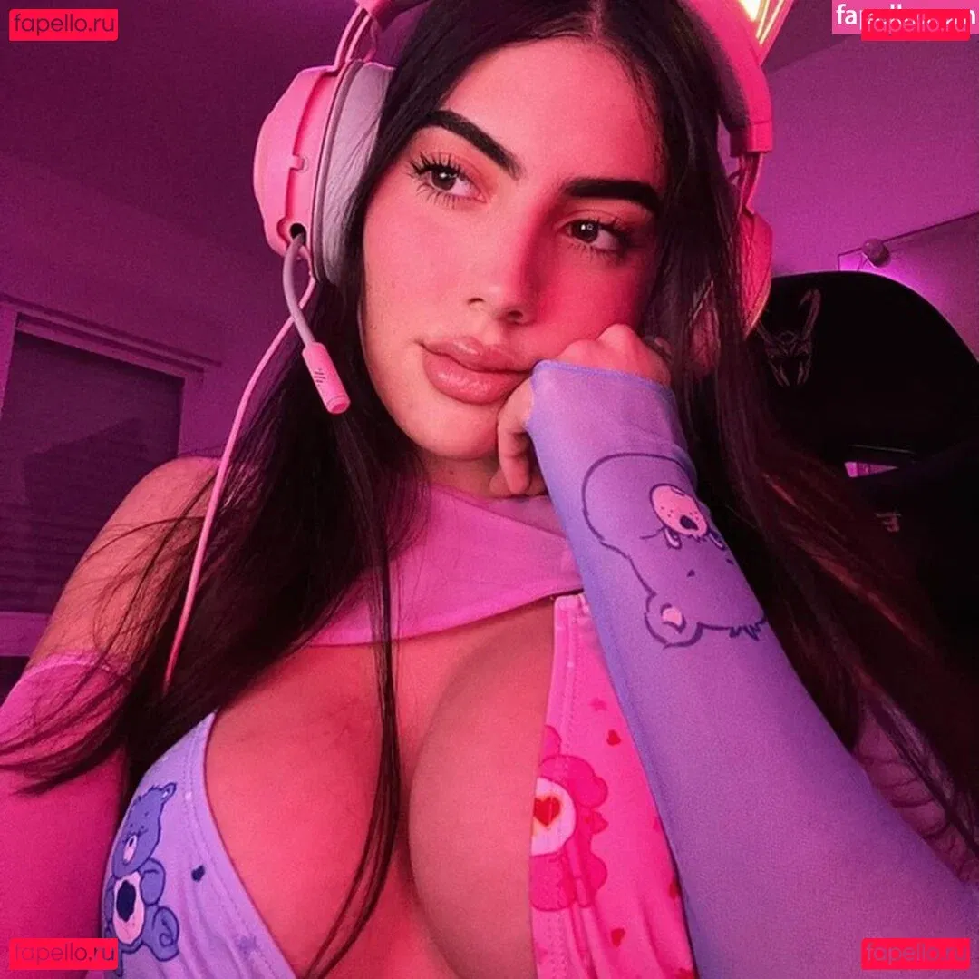 Plum sg Onlyfans Photo Gallery 