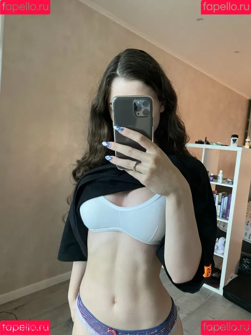 laureljeune Onlyfans Photo Gallery 