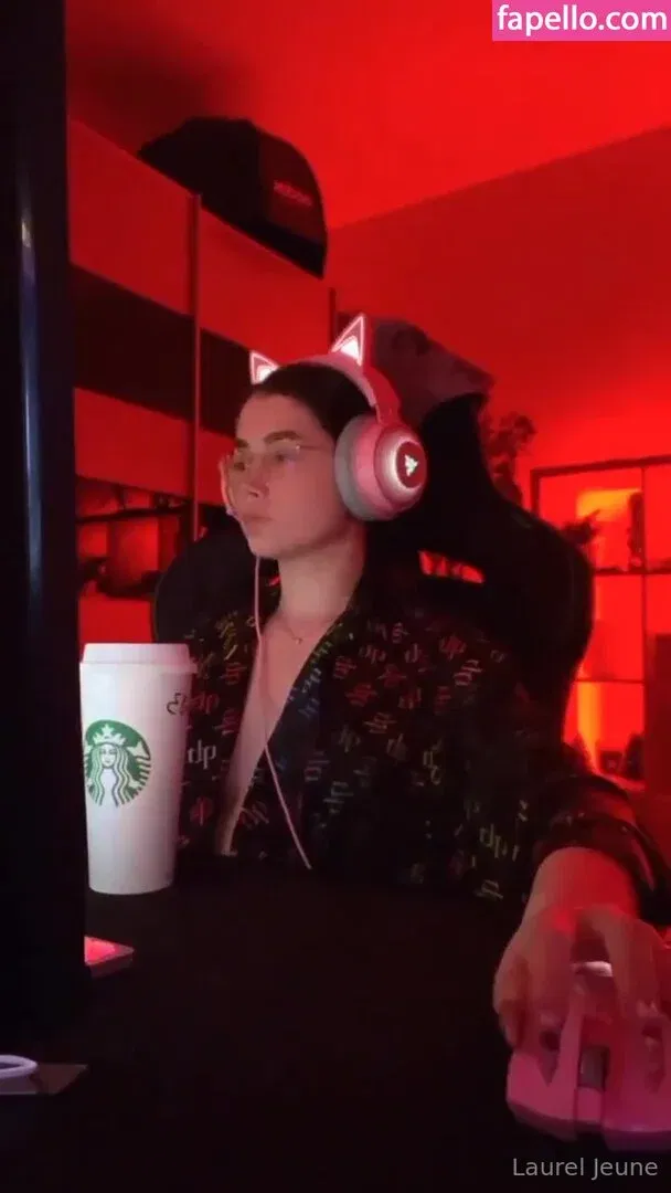 laureljeune Onlyfans Photo Gallery 