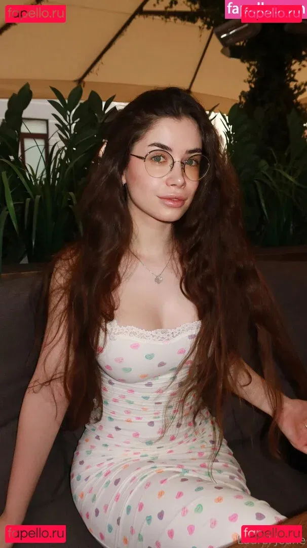 laureljeune Onlyfans Photo Gallery 