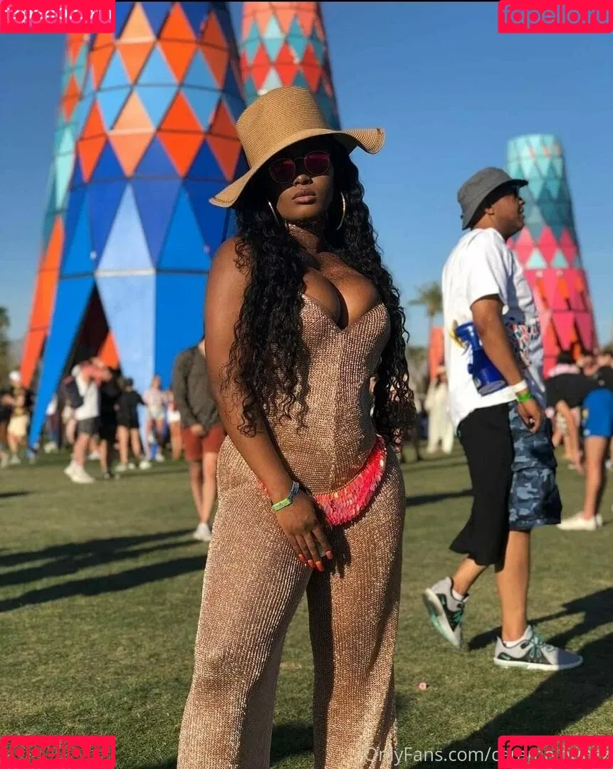 ilovecaramel Onlyfans Photo Gallery 