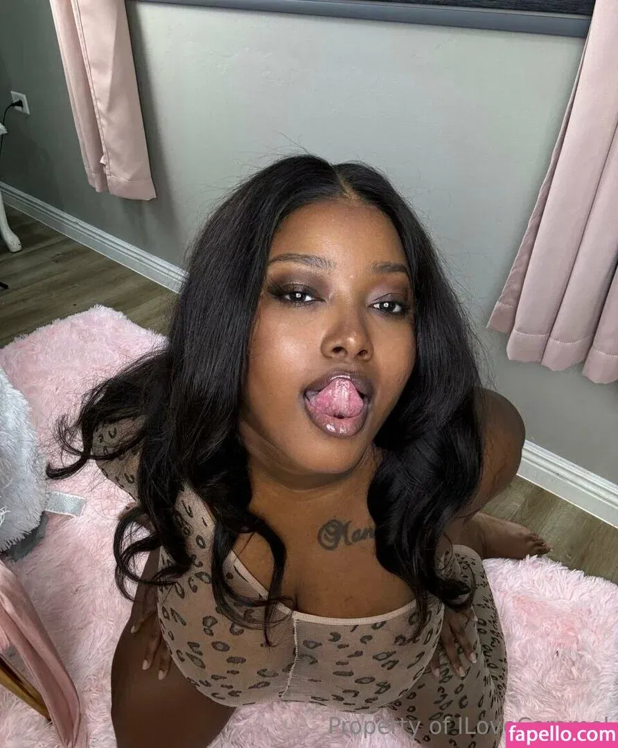 ilovecaramel Onlyfans Photo Gallery 