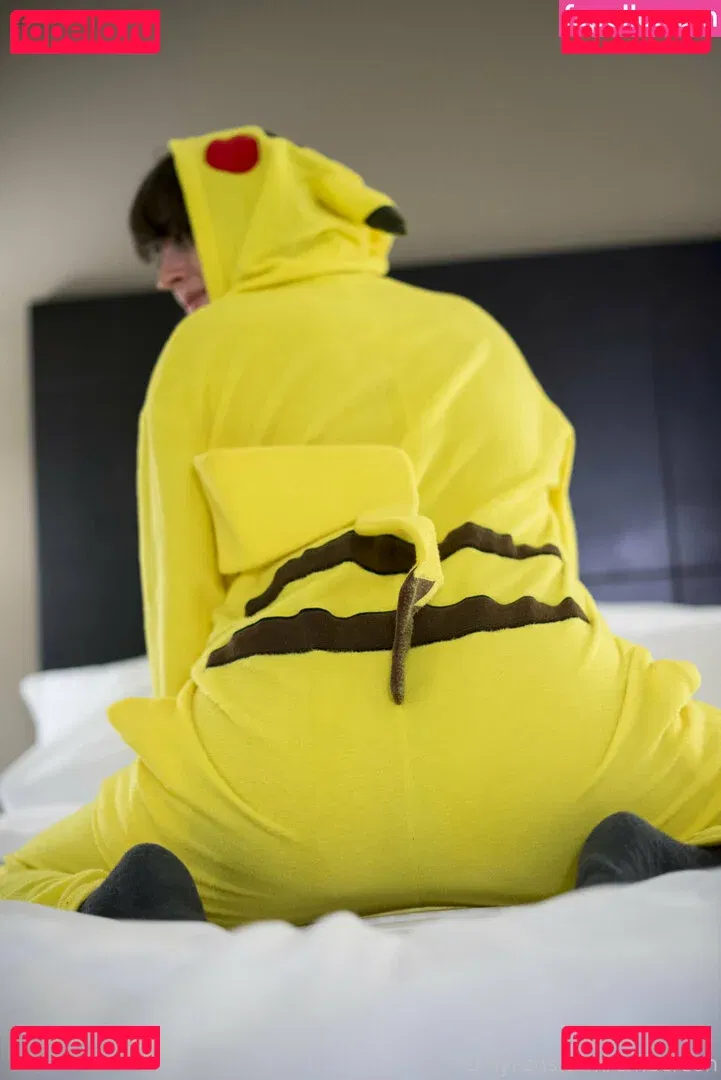 Embereon Onlyfans Photo Gallery 