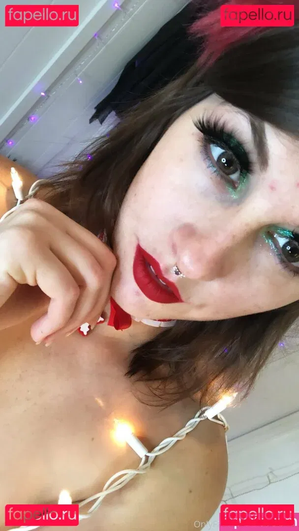 Embereon Onlyfans Photo Gallery 