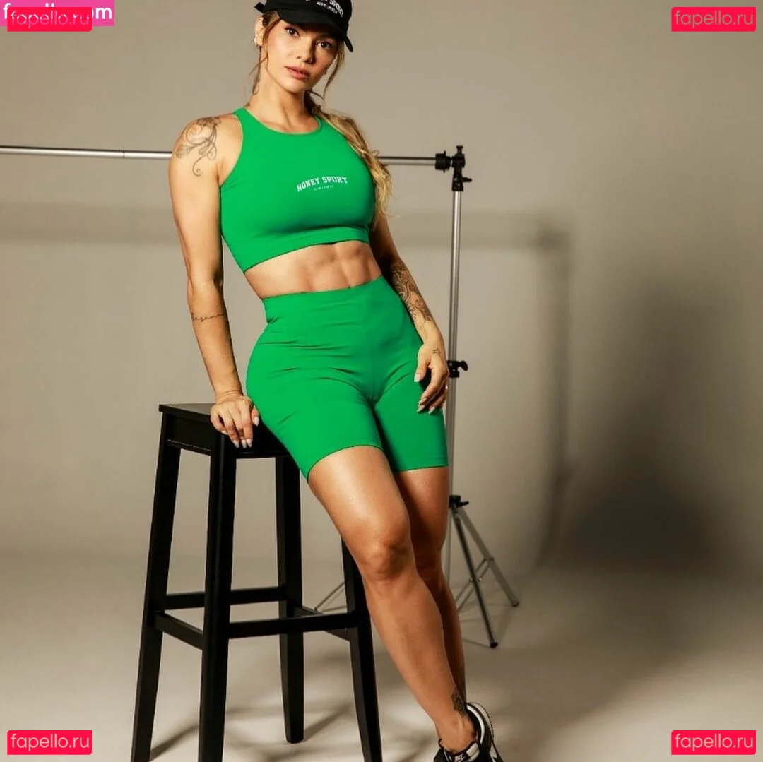 Kelly Kay Onlyfans Photo Gallery 