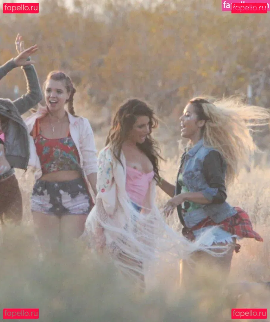 Lea Michele Onlyfans Photo Gallery 