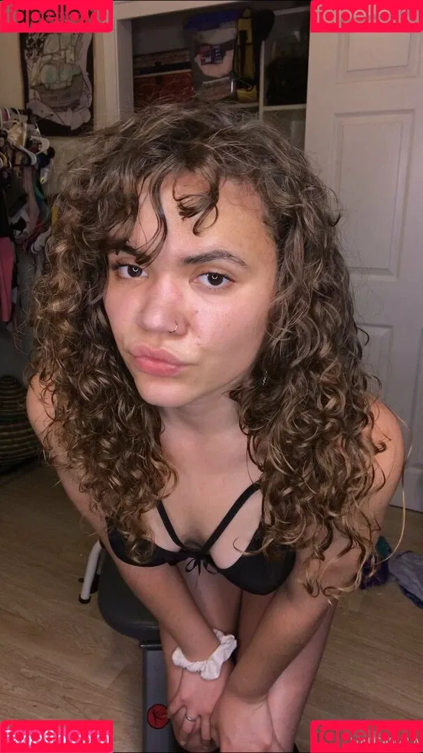 naudinala Onlyfans Photo Gallery 