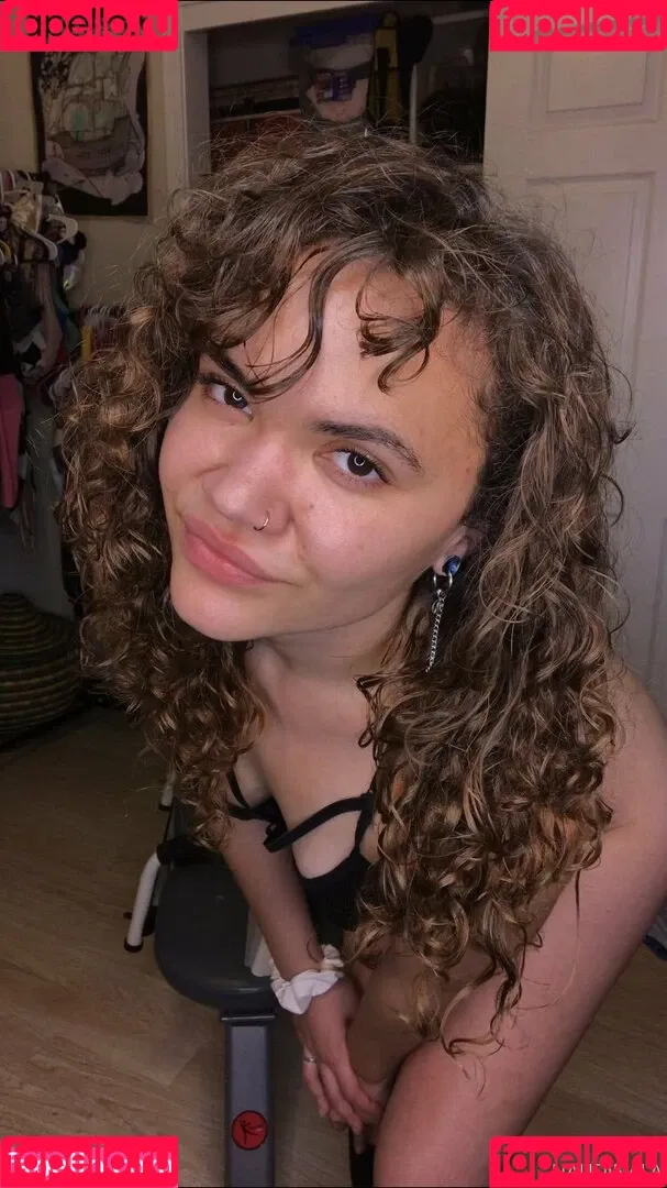 naudinala Onlyfans Photo Gallery 
