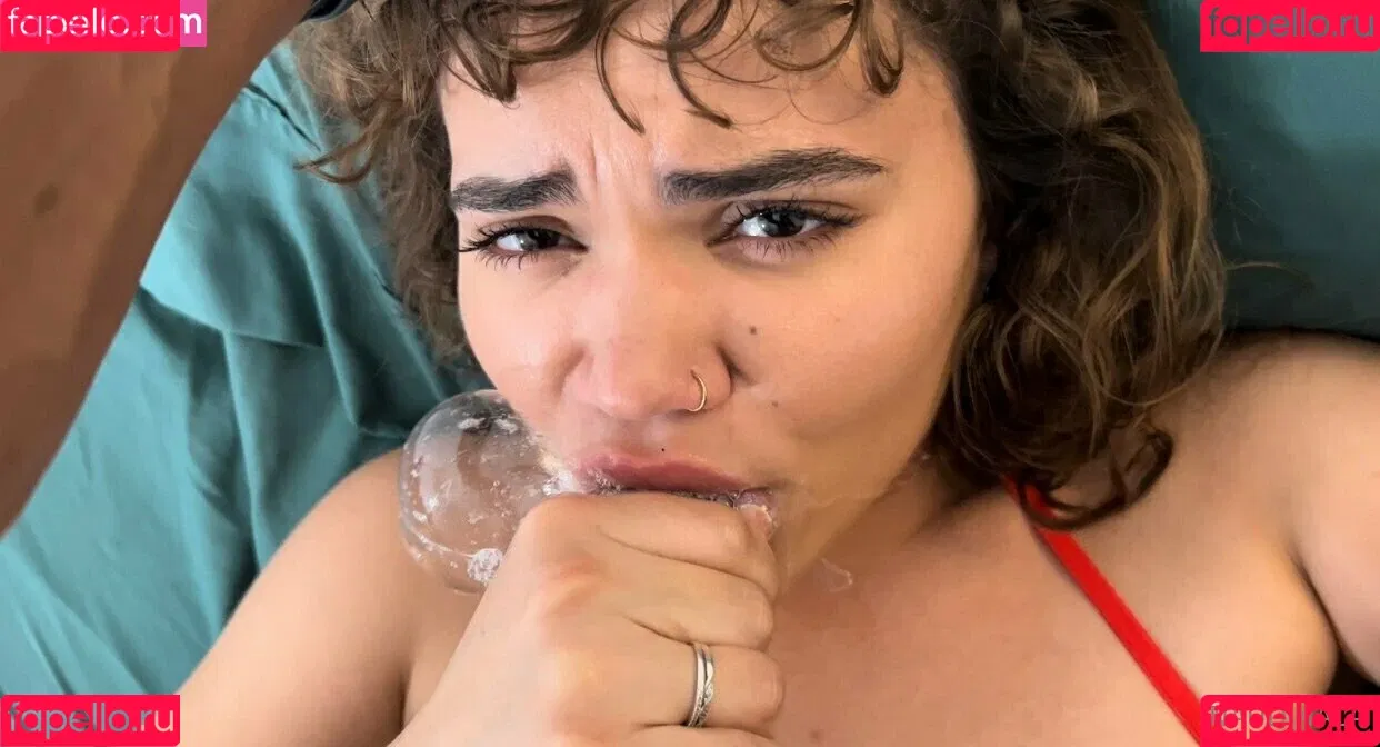 naudinala Onlyfans Photo Gallery 