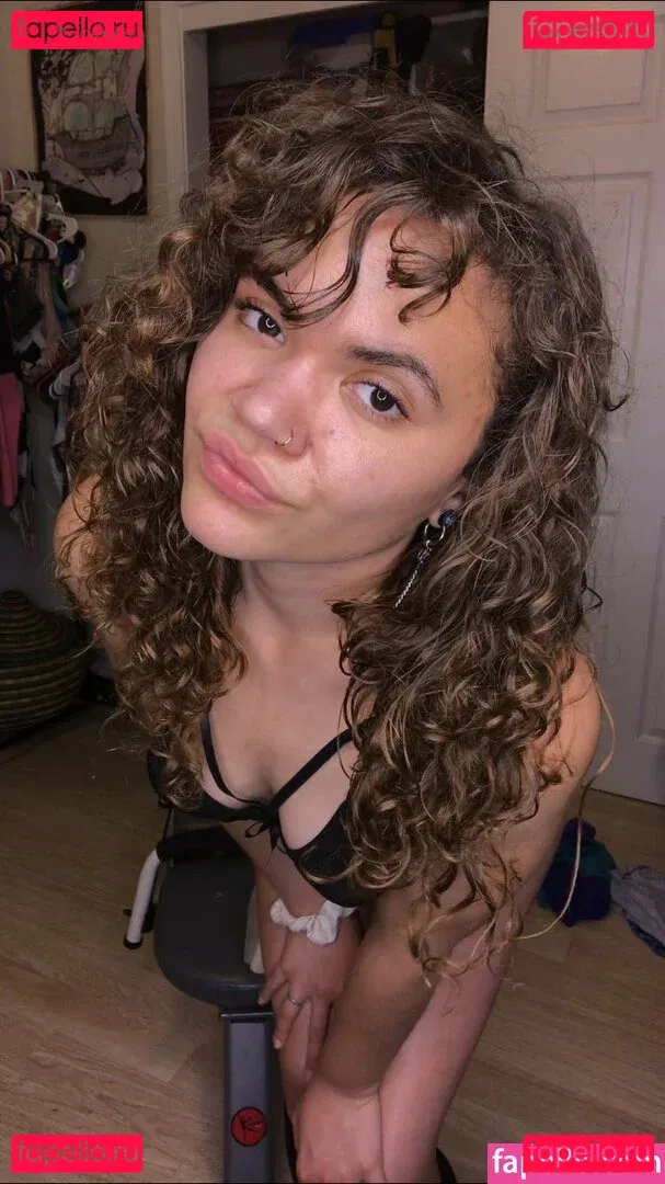 naudinala Onlyfans Photo Gallery 