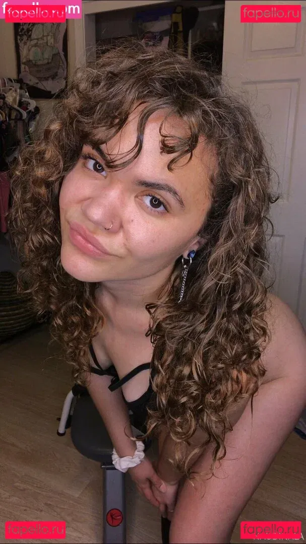 naudinala Onlyfans Photo Gallery 