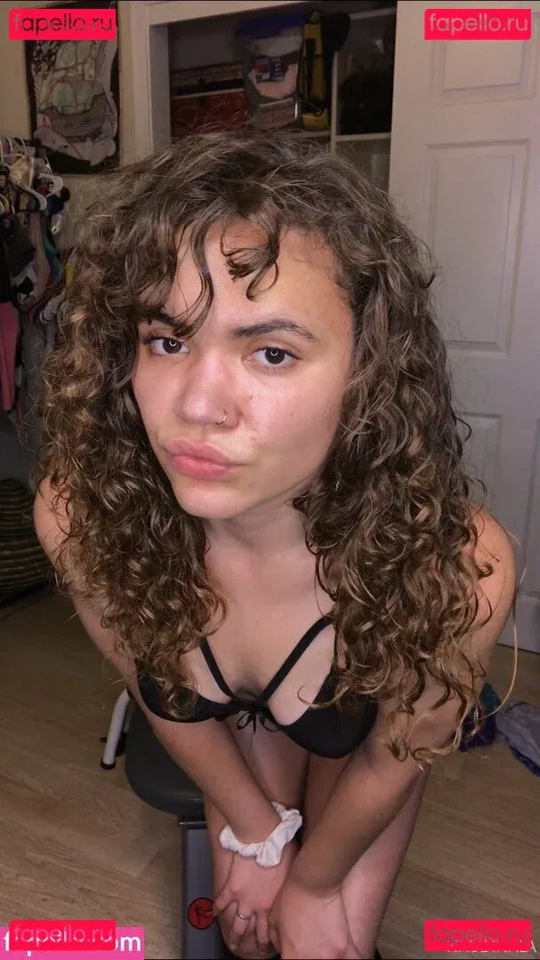 naudinala Onlyfans Photo Gallery 