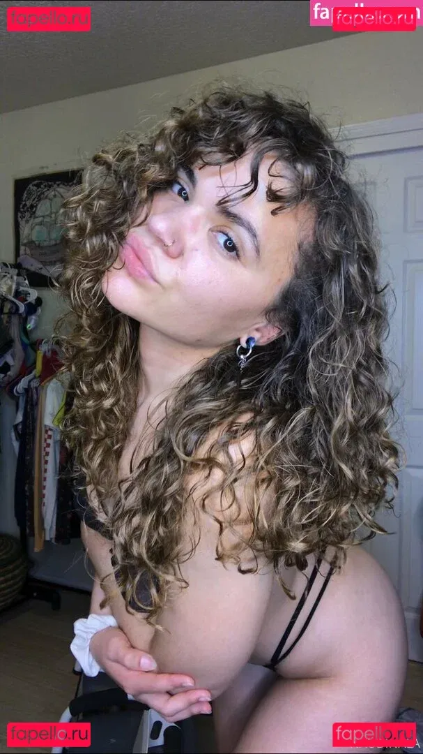 naudinala Onlyfans Photo Gallery 