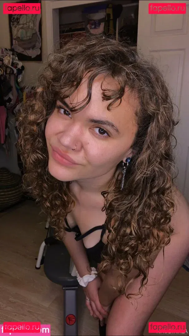 naudinala Onlyfans Photo Gallery 