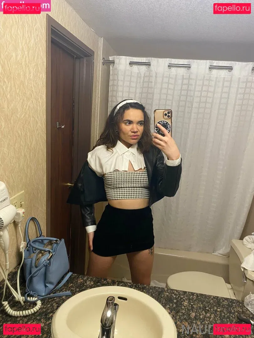 naudinala Onlyfans Photo Gallery 