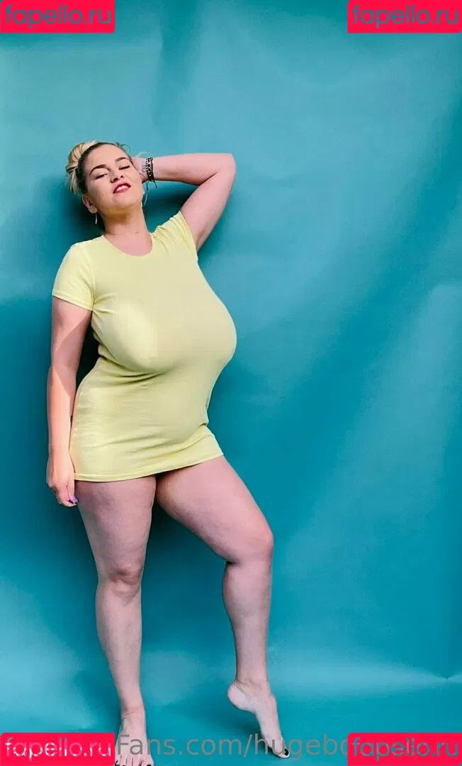 hugeboobserin Onlyfans Photo Gallery 