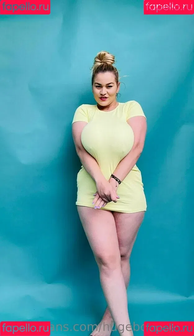 hugeboobserin Onlyfans Photo Gallery 