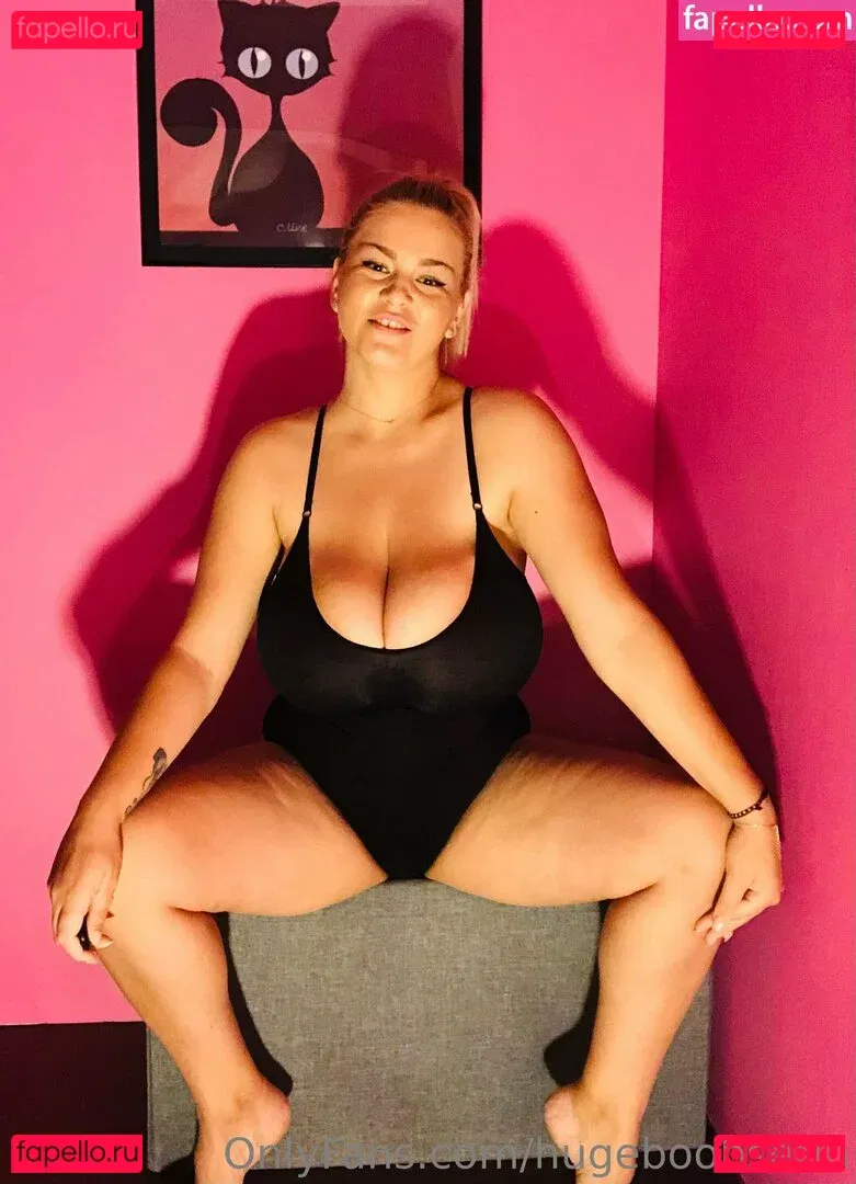 hugeboobserin Onlyfans Photo Gallery 