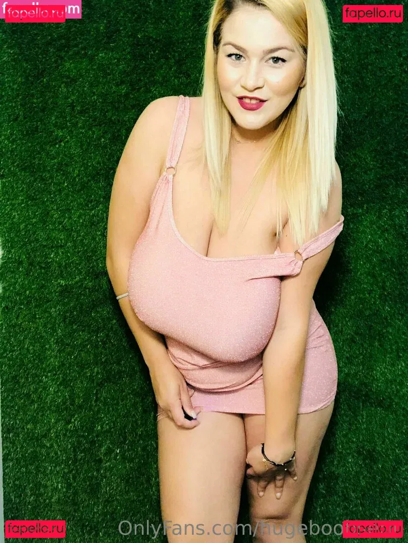 hugeboobserin Onlyfans Photo Gallery 