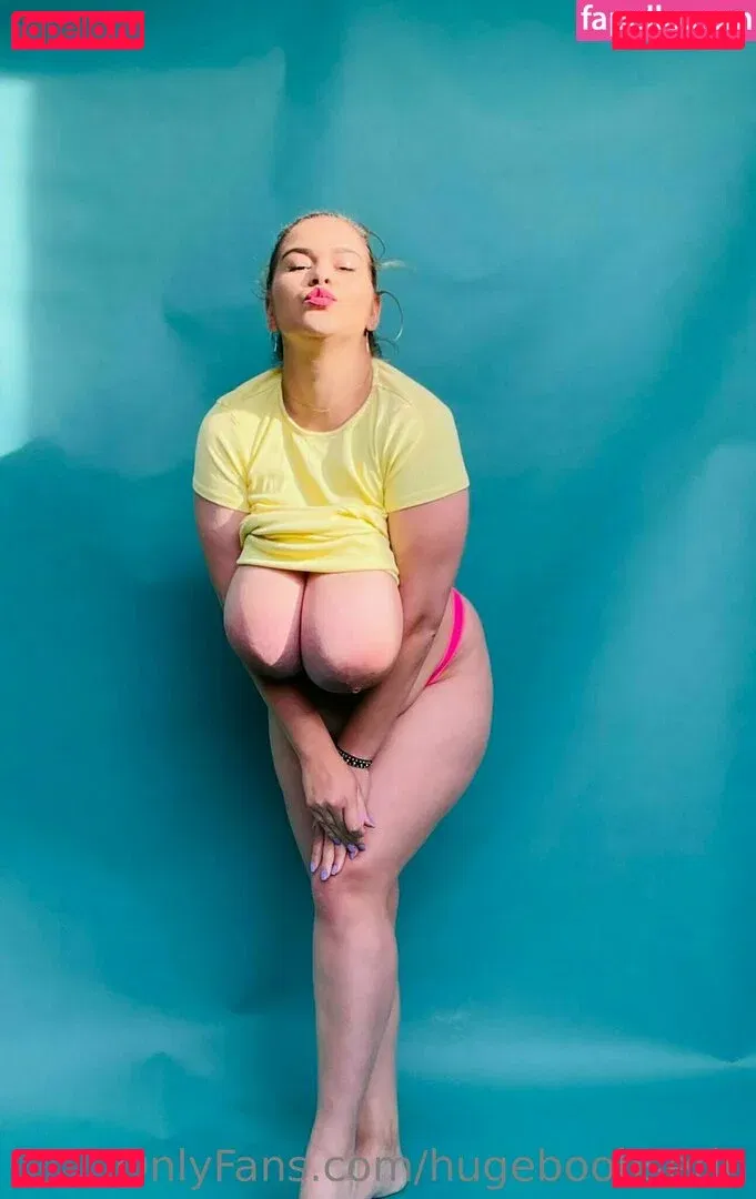 hugeboobserin Onlyfans Photo Gallery 