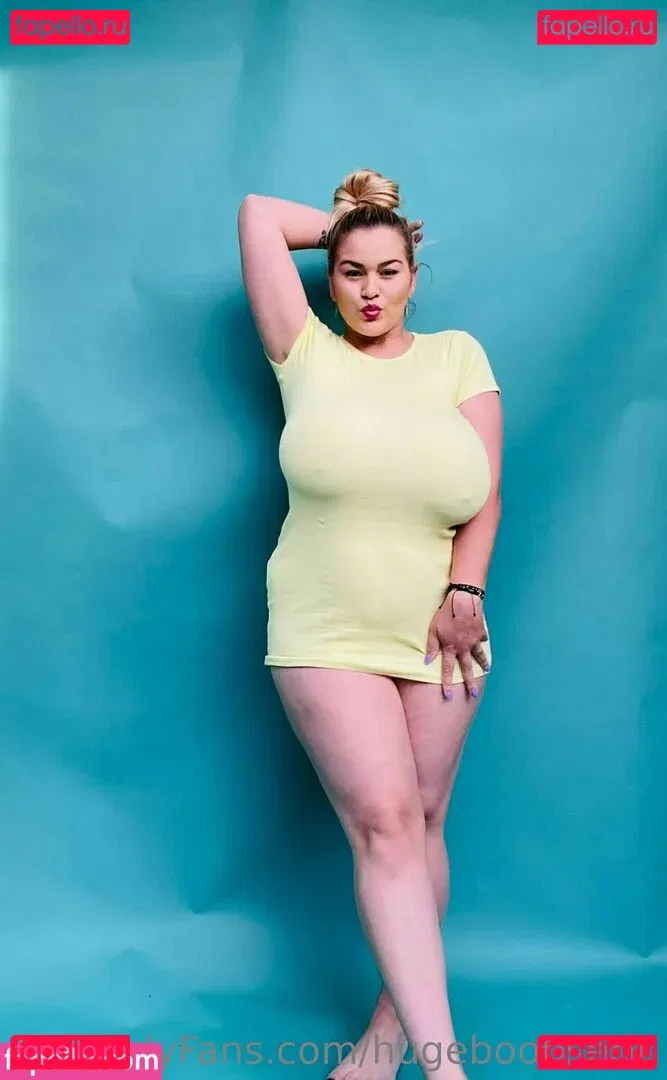 hugeboobserin Onlyfans Photo Gallery 