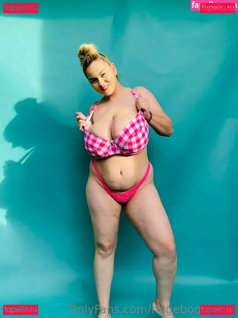 hugeboobserin Onlyfans Photo Gallery 