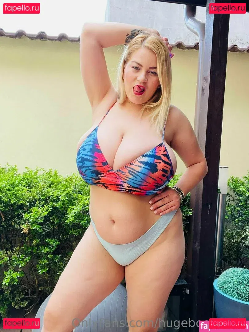 hugeboobserin Onlyfans Photo Gallery 