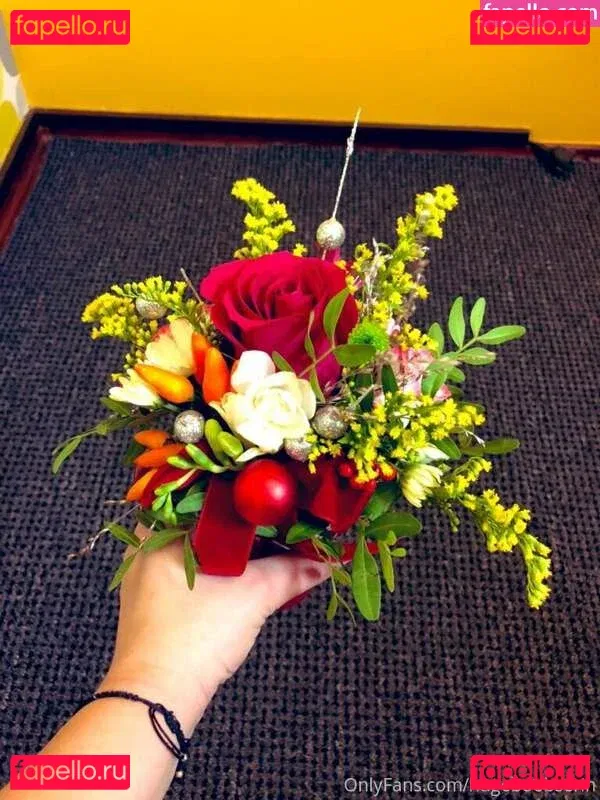 hugeboobserin Onlyfans Photo Gallery 