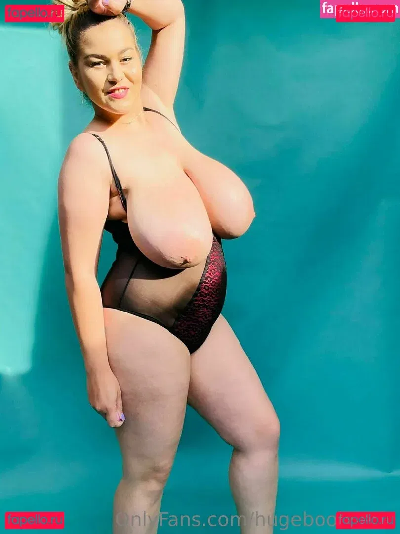hugeboobserin Onlyfans Photo Gallery 