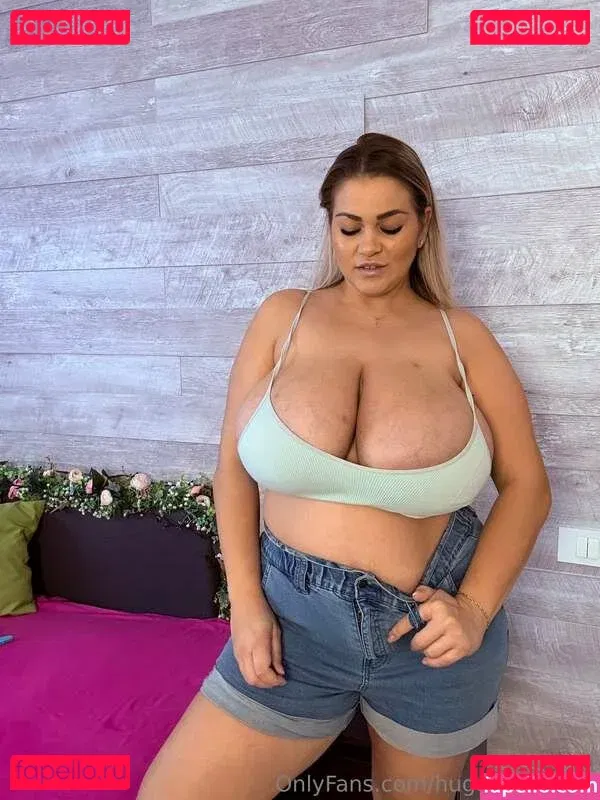 hugeboobserin Onlyfans Photo Gallery 