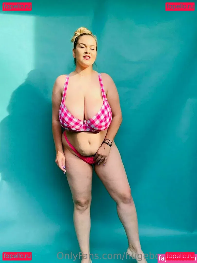 hugeboobserin Onlyfans Photo Gallery 