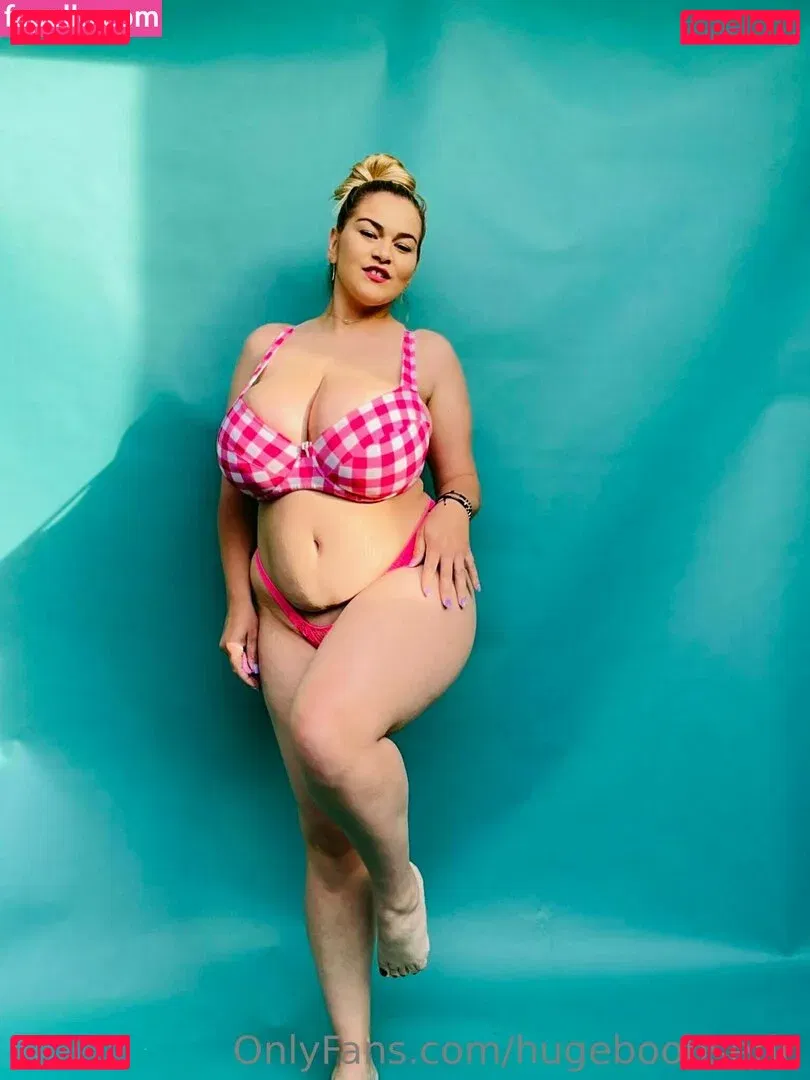 hugeboobserin Onlyfans Photo Gallery 