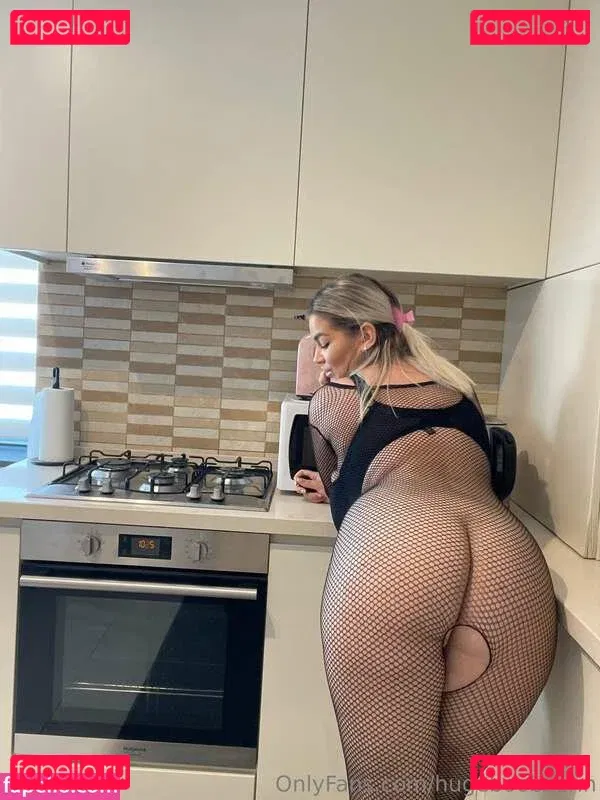 hugeboobserin Onlyfans Photo Gallery 