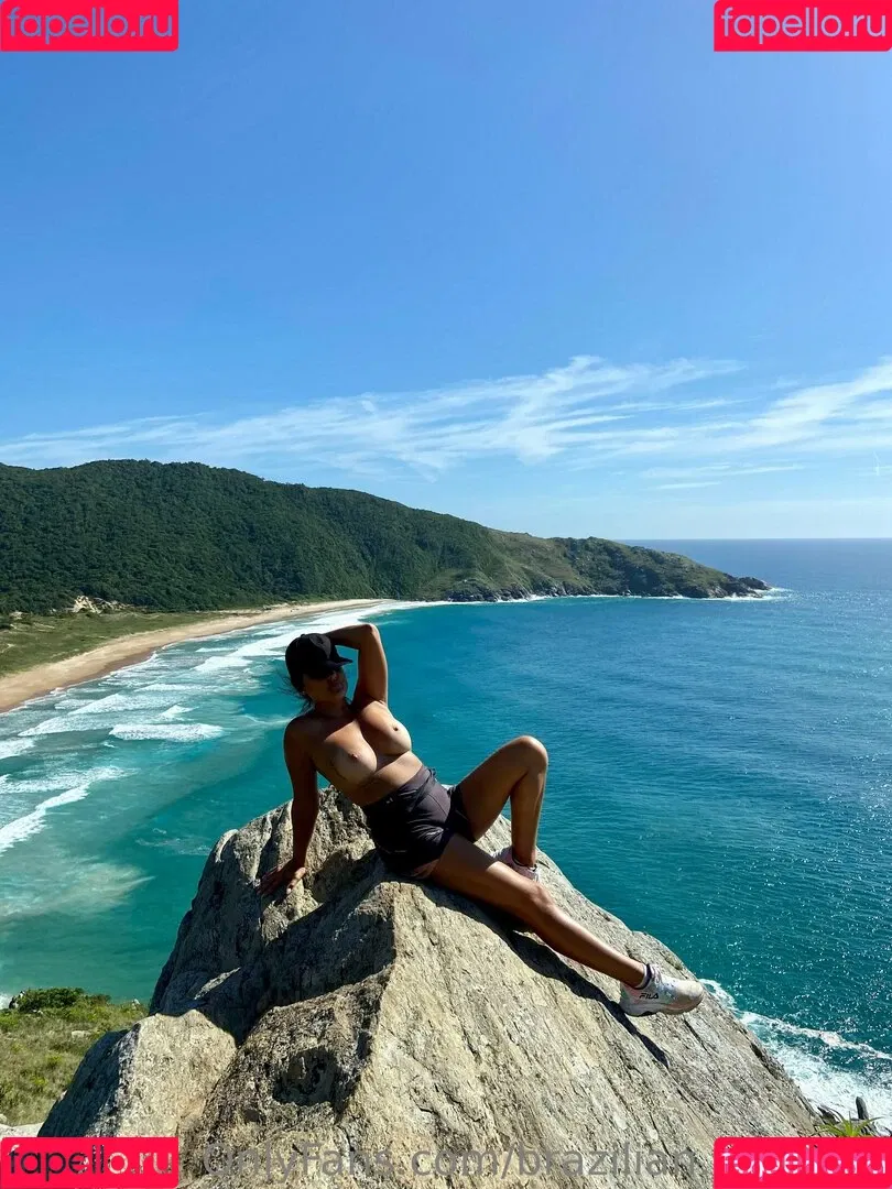 brazilian.redhead Onlyfans Photo Gallery 