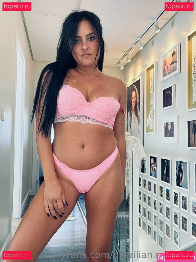 brazilian.redhead Onlyfans Photo Gallery 