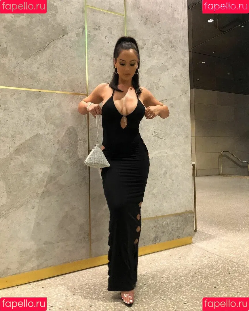 Amy Watchirs Onlyfans Photo Gallery 