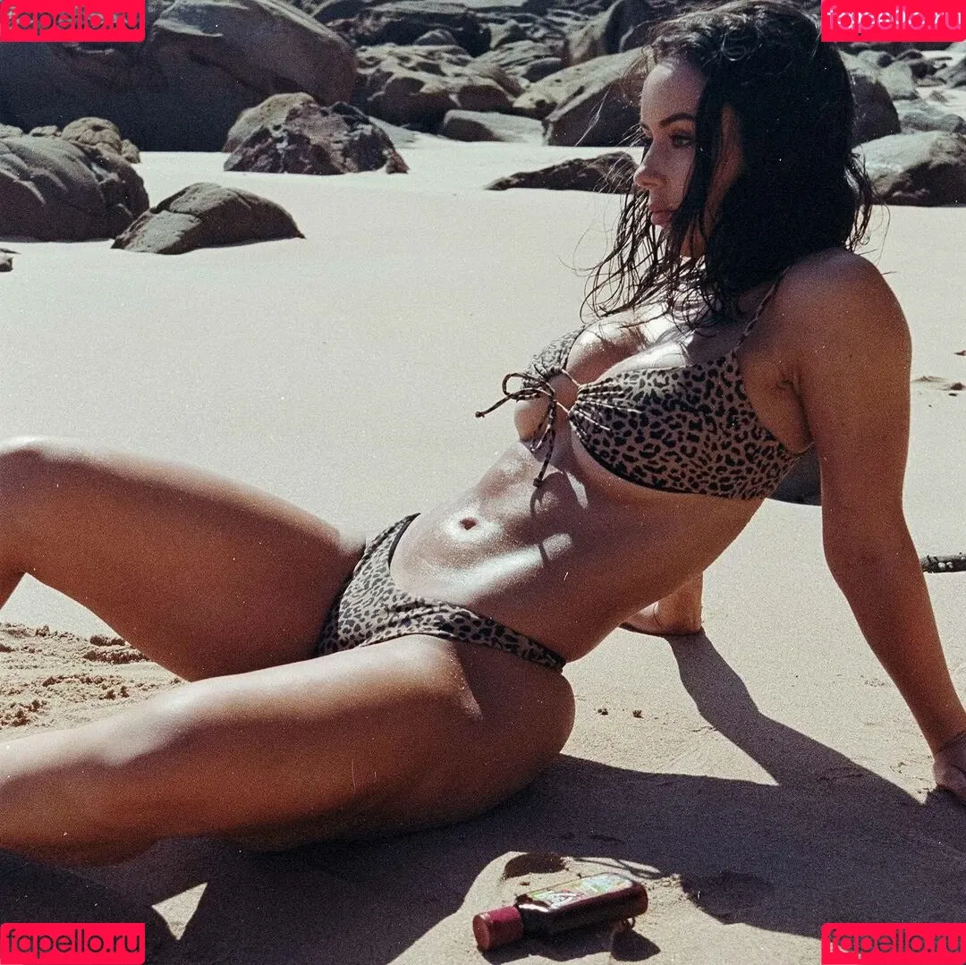 Amy Watchirs Onlyfans Photo Gallery 