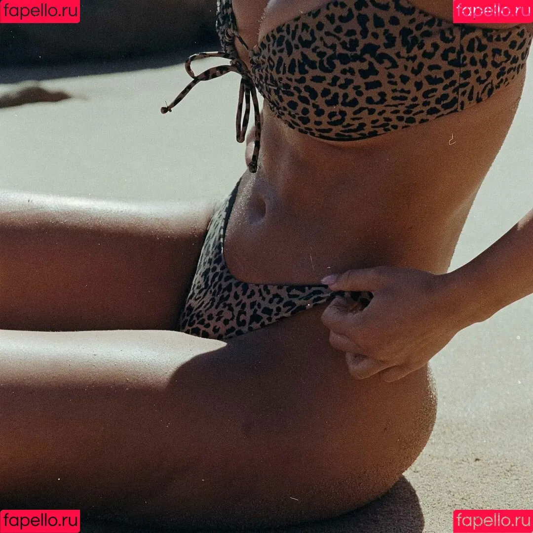 Amy Watchirs Onlyfans Photo Gallery 