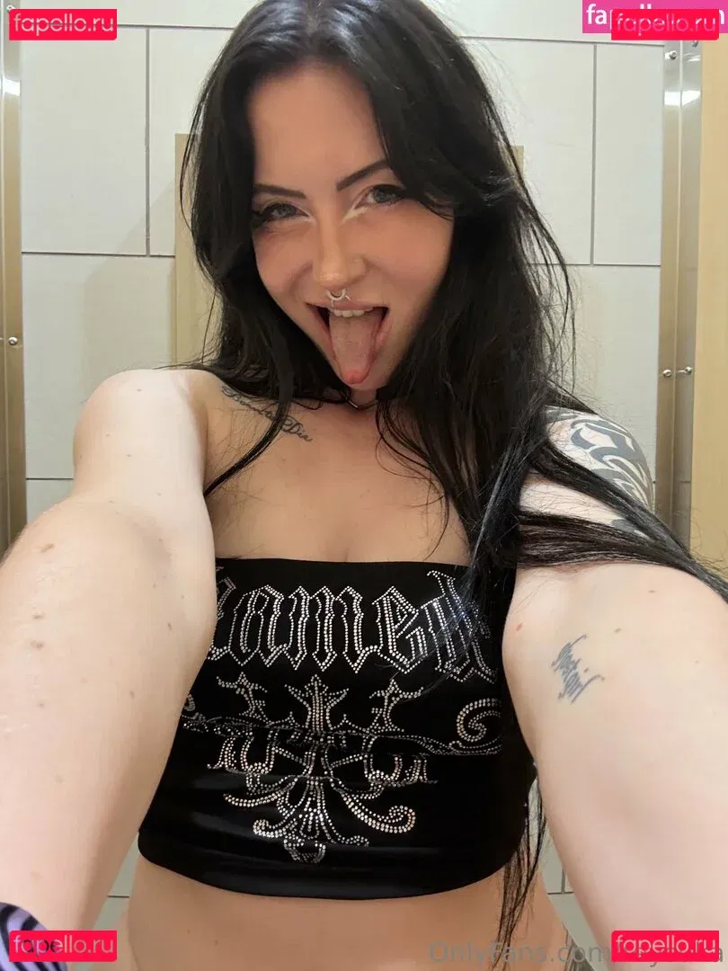 reysuka Onlyfans Photo Gallery 