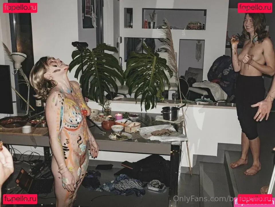 beeboo.girl Onlyfans Photo Gallery 