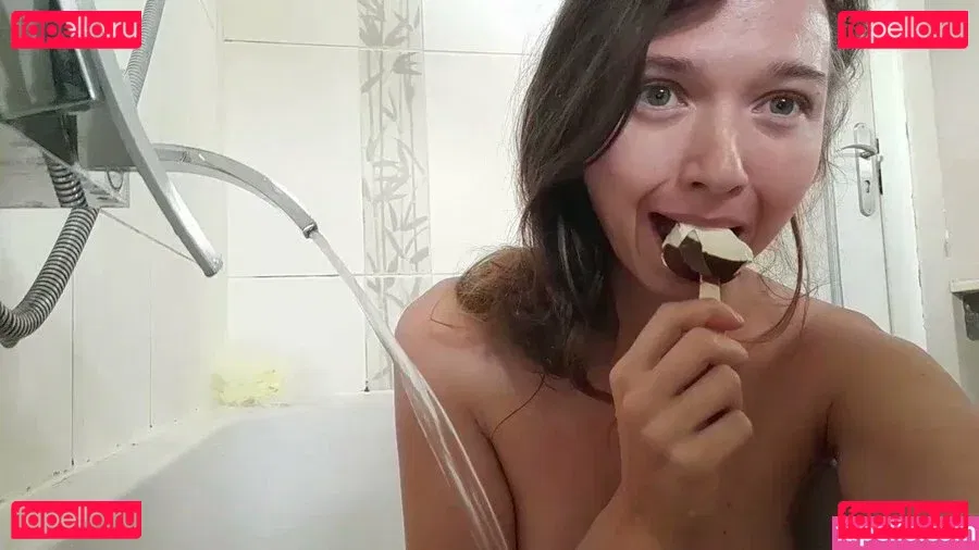 beeboo.girl Onlyfans Photo Gallery 