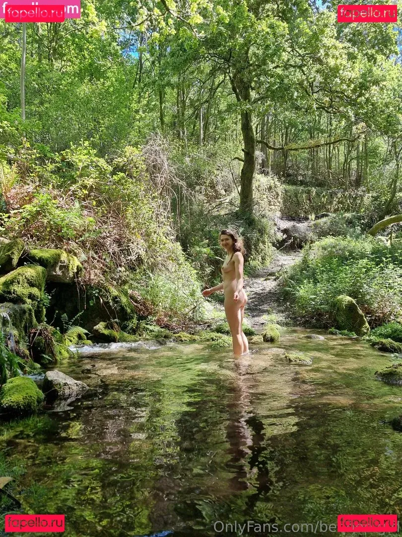 beeboo.girl Onlyfans Photo Gallery 