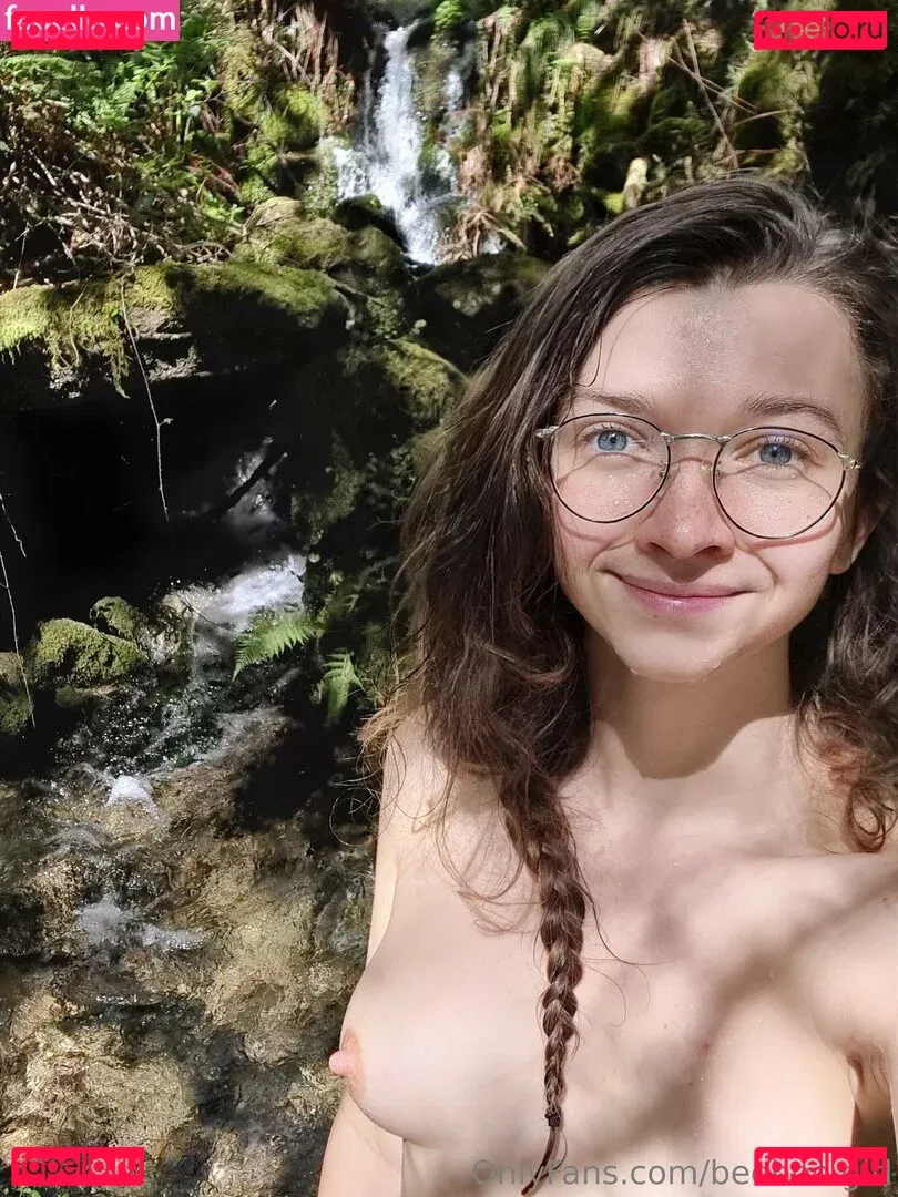 beeboo.girl Onlyfans Photo Gallery 