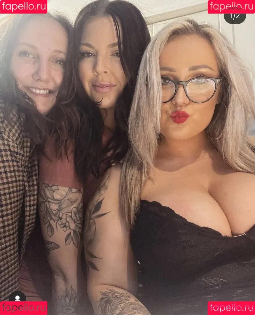 Lilly Alcorn Onlyfans Photo Gallery 