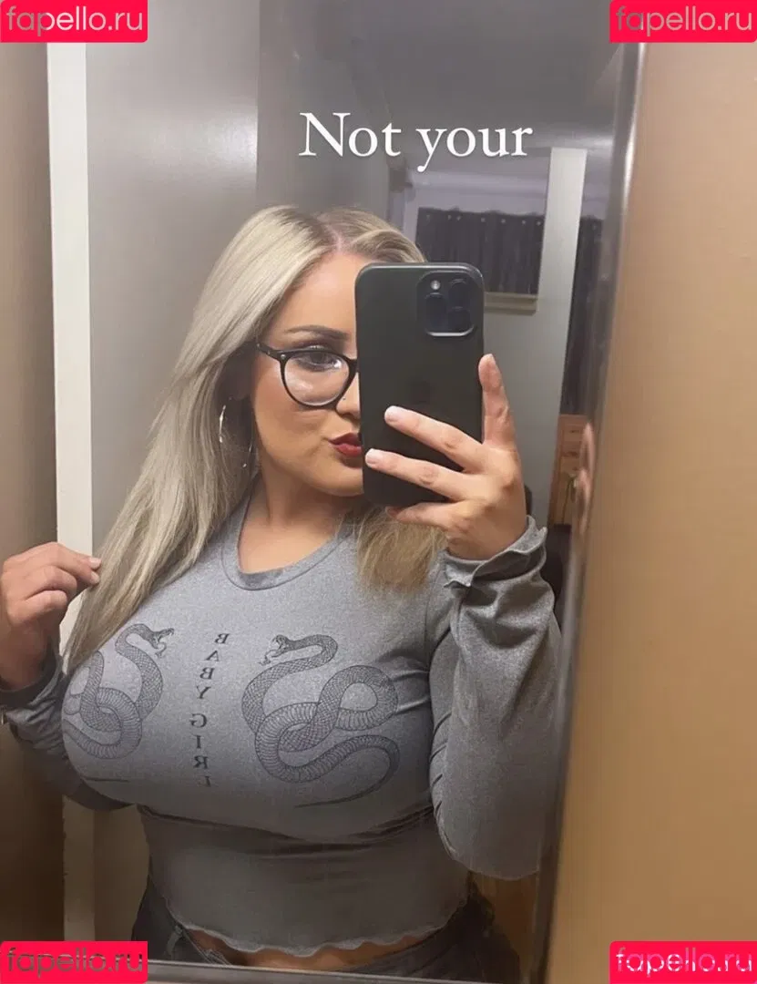 Lilly Alcorn Onlyfans Photo Gallery 
