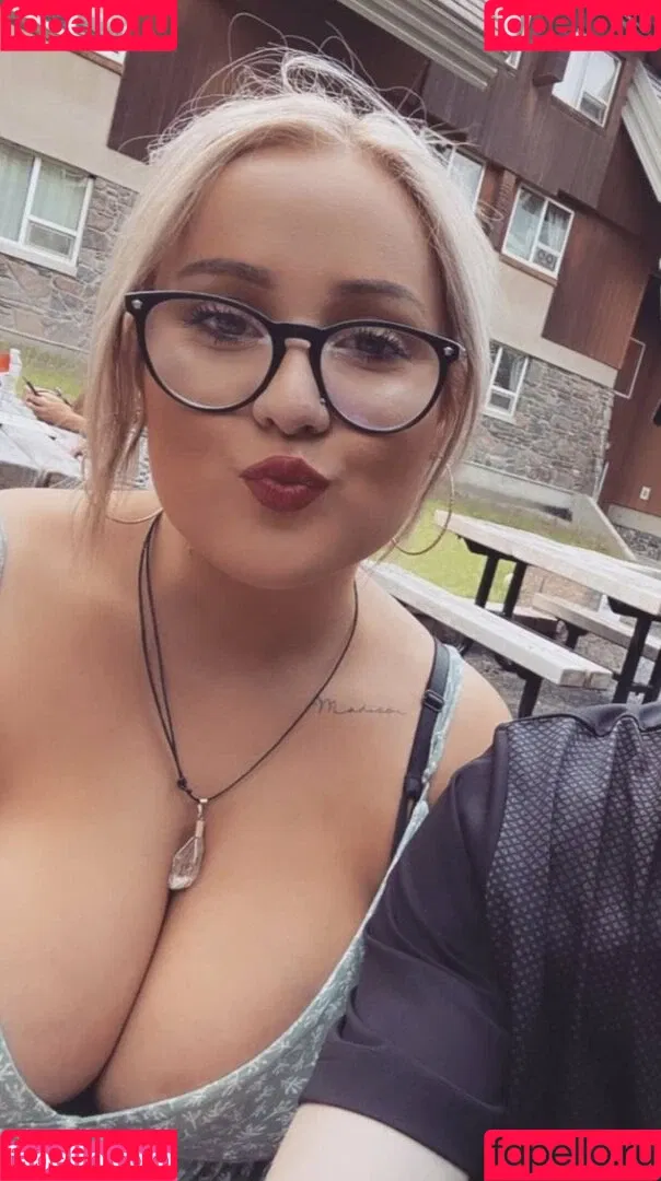 Lilly Alcorn Onlyfans Photo Gallery 