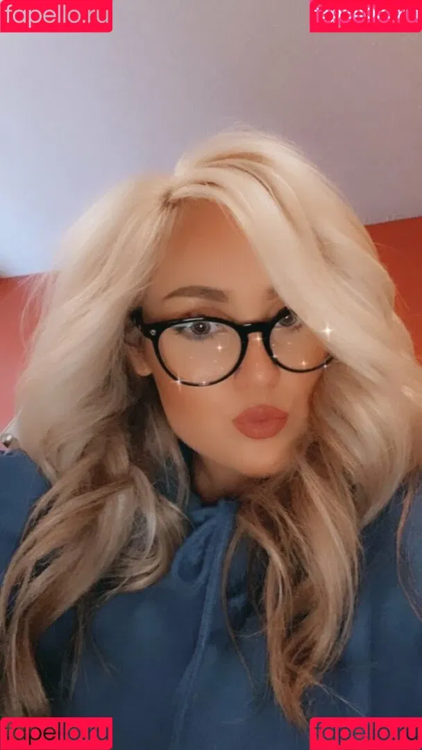 Lilly Alcorn Onlyfans Photo Gallery 