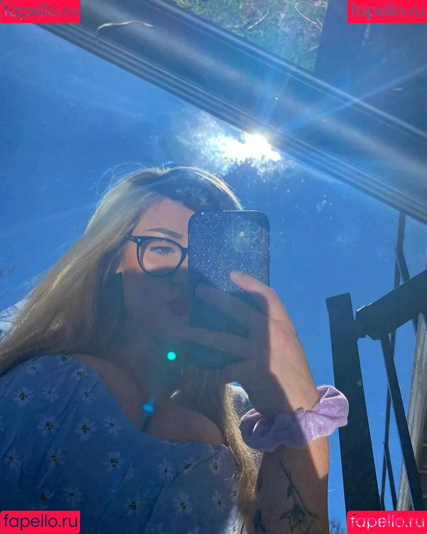 Lilly Alcorn Onlyfans Photo Gallery 
