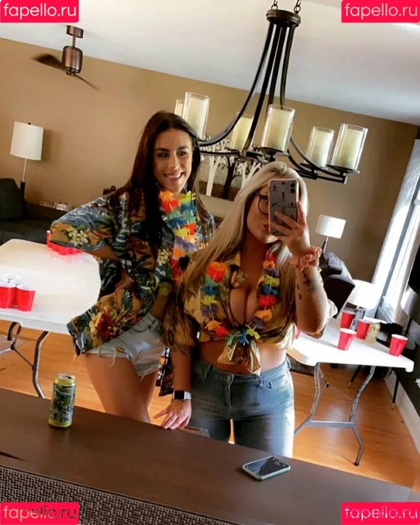 Lilly Alcorn Onlyfans Photo Gallery 