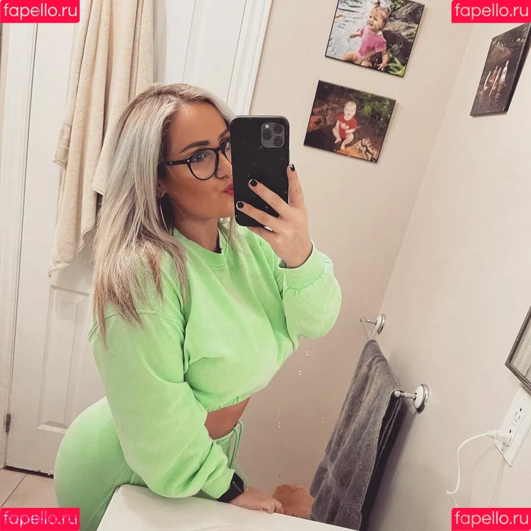 Lilly Alcorn Onlyfans Photo Gallery 
